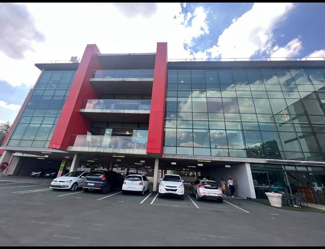 521M² OFFICE TO LET IN HYDE PARK